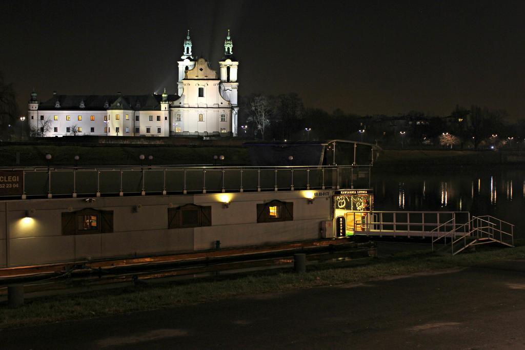 Boat-hostel Marta Krakau